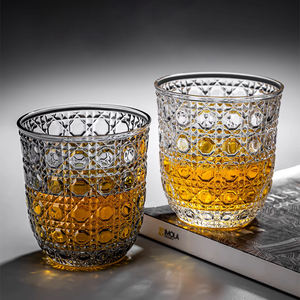 Vente en gros de tasses à café rétro exquises en <span class=keywords><strong>verre</strong></span>, tasse à espresso italienne, mug à latte art, <span class=keywords><strong>verre</strong></span> à boire esthétique en relief - Product Image 6