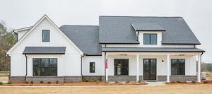 Maison de style campagnard américain avec trois chambres, deux salles de bain et un <span class=keywords><strong>garage</strong></span> - Product Image 4
