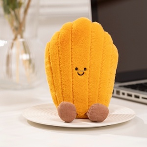 Peluche super douce transfrontalière en forme de gâteau macaron, de tarte aux œufs ou de madeleine, brodée de motifs de dessins animés, rembourrée de coton PP, pour Princesse Ours - Product Image 6