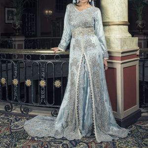 Elegante Lehenga Choli de Diseñador |   Elegante Vestido Largo de Satén con Bordado Zardozi Estilo Medio Oriente - Product Image 1