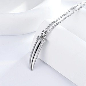 Collier de crémation classique en acier inoxydable avec pendentif en forme de cornes de loup pour cendres, bijou urne commémorative pour femmes et hommes - Product Image 2