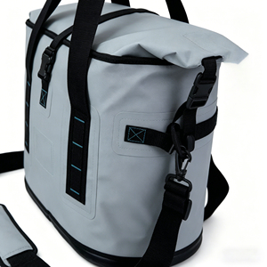 Bolsa Térmica Personalizada con Aislamiento a Prueba de Fugas de Fábrica OEM, Bolsa Térmica Impermeable para <span class=keywords><strong>Insulina</strong></span>, Bolsa Térmica para Camping y Playa con Capacidad para 6 Latas - Product Image 4