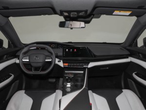 Nuevo Auto Changan UNI-V Zhidian IDD Modelo 2024, 5 Plazas, Híbrido, Motor de Aspiración Natural, R18, Volante a la Izquierda, Básico, Automático - Product Image 3