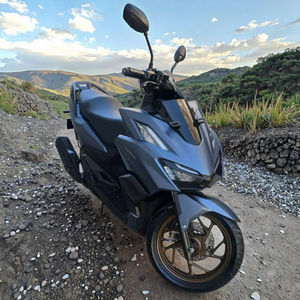 Puissant Vario 150CC Scooters <span class=keywords><strong>Essence</strong></span> 4 temps refroidi par air moteur 95 km/h vitesse maximale CDI disque cuisson <span class=keywords><strong>scooter</strong></span> à gaz sur route - Product Image 1