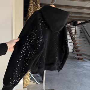 เสื้อฮู้ดซิปผู้ชายทรงบ็อกซี่ สไตล์สตรีทแวร์ Y2K กรันจ์  ผ้าฝ้ายฟลีซ  ประดับคริสตัลทั่วตัว  รับผลิตตามสั่งขายส่ง - Product Image 2