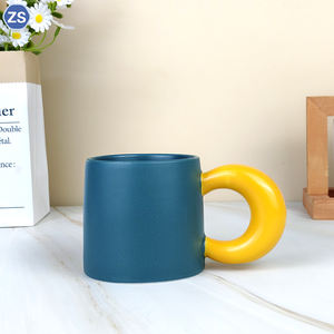 Boccale personalizzato con Logo all'ingrosso tazza personalizzata con manico a luna grande in ceramica grazioso regalo da caffè e tazza di birra - Product Image 2