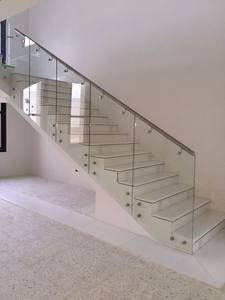 Balustrade élégante en verre <span class=keywords><strong>sans</strong></span> cadre avec <span class=keywords><strong>rail</strong></span> supérieur ou <span class=keywords><strong>sans</strong></span> options de <span class=keywords><strong>rail</strong></span> pour les projets de balcon de villa moderne Garde-corps en verre - Product Image 2