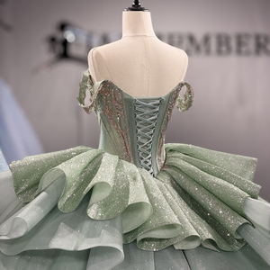 1561 Impresionante Vestido de Gala Verde Menta con Lentejuelas y Cristales, Escote Corazón, Cola Capilla, Vestido de Fiesta de Quinceañera para Mujer - Product Image 6