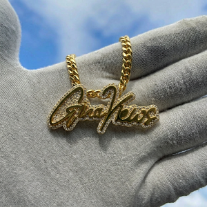Pendentif en alliage plaqué or 24 carats avec strass en diamant, style hip-hop, pour cadeau unisexe, Gina Views - Product Image 1