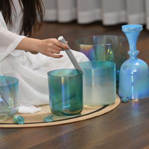 Coffret <span class=keywords><strong>de</strong></span> bols chantants en cristal Jinfang pour les chakras, accordés à la perfection pour la sonothérapie, toutes notes incluses, avec anneaux en O et maillets offerts - Product Image 2
