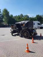 Carrosse royal Yiyang de style européen, carrosse électrique à cheval, chariot en acier pour mariage, transport spécial pour 4 à 6 personnes, tourisme