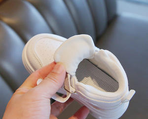 Nueva Llegada de Zapatos Casuales de Caña Alta para Niños y Niñas, Diseño Deportivo Antideslizante Blanco con Plantilla de PVC para la Temporada de Primavera - Product Image 4