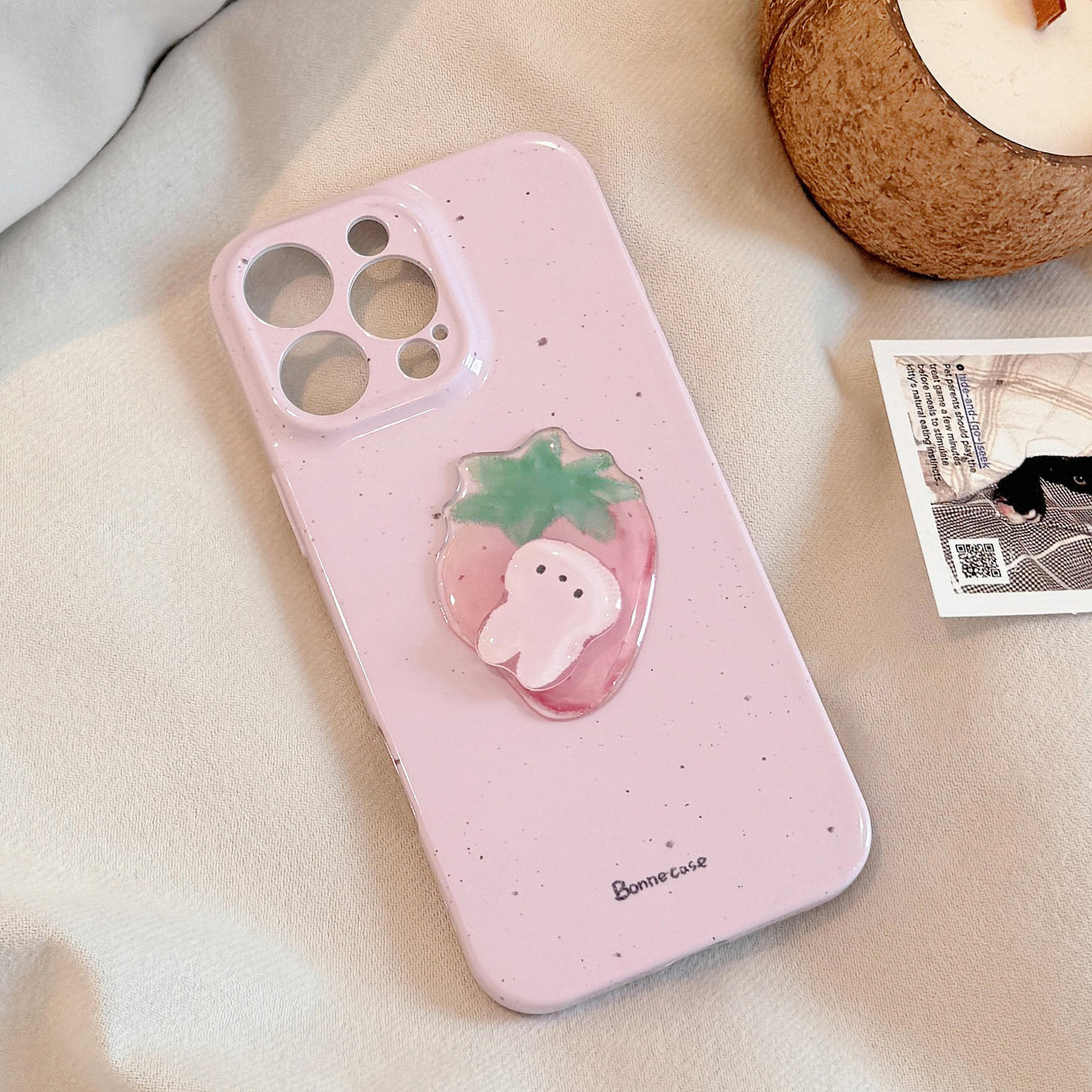 Coque souple Flinn 3D rotative motif fraise et lapin
