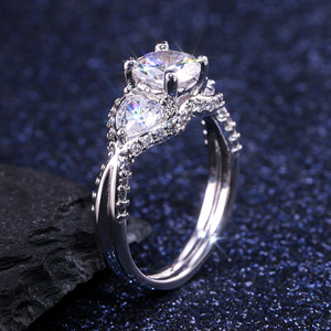 Anello con Gemma a Forma di Cuore per Donne, Elegante Gioiello da Dito per l'Ufficio e la Moda - Product Image 2