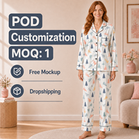 Pyjama personnalisé en satin à col cranté motif sapin scandinave pour femme, en polyester, pour Noël, POD, MOQ 1 pièce, Dropshipping