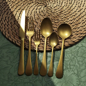 Set di posate in oro rosa di tendenza, stile retrò, coltello, forchetta e cucchiaio, set di posate in argento per ristoranti e hotel - Product Image 4
