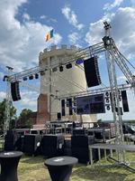 Cadre de scène carré en aluminium FS F34 Structure en treillis avec écran LED Capacité de charge de 700kg Assemblage rapide pour les concerts et les événements