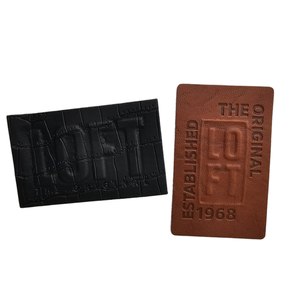 Étiquettes de vêtements personnalisées en cuir PU de haute qualité, technologie de marquage à chaud, logo personnalisé, étiquettes de marque de vêtements, lavables, couleurs personnalisées - Product Image 1