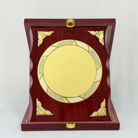 Vente en gros d'usine : Boîte en MDF rouge avec plaque de sublimation or/argent, certificat, plaque de récompense, récompenses en bois personnalisées MH-T358