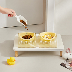 Comedero para Mascotas Antideslizante, Diseño Elegante, Protección Antiderrames, Forma de <span class=keywords><strong>Puente</strong></span>, Comedero de Plástico para Mascotas - Product Image 2