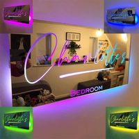 Miroir mural en verre HD sans cadre, rectangulaire moderne, avec éclairage LED néon RGB à intensité variable, personnalisable avec nom, pour chambre à coucher, porte, décoration intérieure