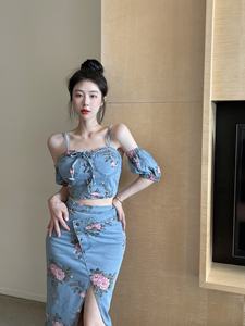 Conjunto de Mujer al por Mayor Verano 2026 Estilo Vintage Floral <span class=keywords><strong>Fragmentado</strong></span> con Falda Dividida de Denim Tipo Burbuja y Tirantes - Product Image 5