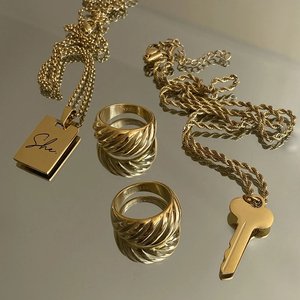 Groothandel Roestvrij Staal Gepersonaliseerde Sieraden Custom Gegraveerd Ze Ketting Eenvoudige Rechthoek Hanger Ketting Voor Vrouwen Cadeau - Product Image 2