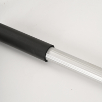 Perche télescopique en aluminium avec mécanisme de verrouillage à bascule et rembourrage en éponge ondulée argentée, pour nettoyage, de l'usine de Ningbo