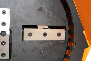 <span class=keywords><strong>Goulotte</strong></span> de décharge 15HP 420CC 360 ° pour une gestion efficace des débris Broyeur à <span class=keywords><strong>bois</strong></span> automatique haute capacité - Product Image 2