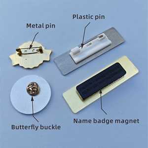 Épinglette de mode en acier inoxydable poli, plaquée or, gravée au laser et sérigraphiée, avec strass, pour les entreprises - Product Image 5