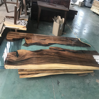 Meubles de cuisine de luxe personnalisés au design spécial pour restaurant, table à manger en bois de noyer, dalle de résine époxy, rivière