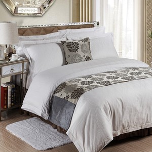 Di alta qualità moderna eco-friendly Hotel biancheria da letto Queen <span class=keywords><strong>Set</strong></span> con Design piegato bianco 300tc filo - Product Image 6