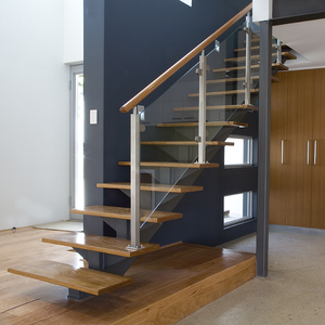 Moderne Schwebende Gerade Treppe aus Stahlträgern, Bausatz-Design mit Holzstufen - Product Image 3