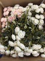 Bouquet de roses artificielles en soie à 9 têtes bon marché en gros de roses à 9 têtes pour la décoration