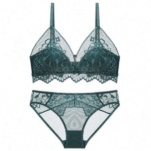 Nouveauté, vente chaude, <span class=keywords><strong>sous</strong></span>-vêtements populaires, soutien-gorge triangle sans armatures, doux, et ensembles de lingerie, lingerie rouge - Product Image 4