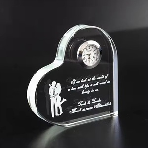 Horloge en cristal gravée en forme de cœur, respectueuse de l'environnement, gravure laser 3D, cadre <span class=keywords><strong>photo</strong></span> personnalisé pour cadeaux - Product Image 1