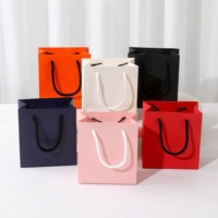 Sacs cadeaux en carton blanc écologiques, réutilisables et recyclables, avec logo personnalisé, pour petites entreprises, bougies, artisanat, impression