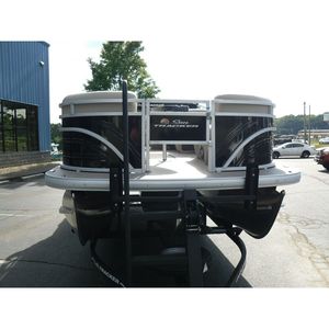 Bateau ponton Tracker Sportfish 22 XP3 2024 avec moteur quatre temps 150 CV, sièges flottants, base de garniture 8'6'' x 2,59 m - Product Image 4