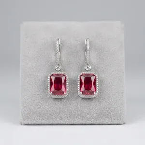 Boucles d'oreilles créoles Bhargavi en laiton avec diamants américains, bijoux de mode indiens tendance pour mariages, vente en gros - Product Image 2