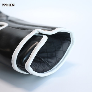 Guantes de <span class=keywords><strong>Boxeo</strong></span> Wolon Blancos y Negros para Entrenamiento y Combate, Modelo Rival, Material PU Personalizado, Cierre de Velcro, Combo de 3 Piezas - Product Image 6