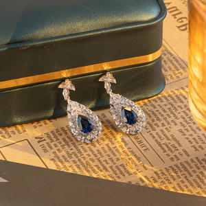 ต่างหูทรงหยดน้ำประดับพลอยแซฟไฟร์สังเคราะห์ 2 กะรัต สำหรับผู้หญิง เครื่องประดับแฟชั่น - Product Image 4