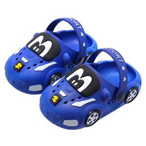 Enfants et bébés pantoufles été dessin animé voiture garçons et filles anti-dérapant fond souple intérieur et extérieur bandeau trou - Product Image 1