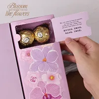 Boîte à chocolat pliable de luxe, écologique et biodégradable, finition rouge mate, estampage exclusif en feuille d'or, élégante et raffinée