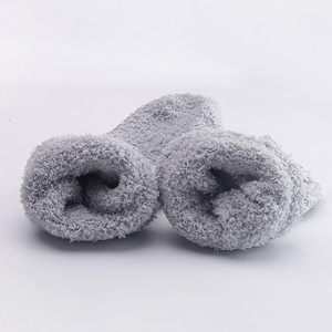 <span class=keywords><strong>Chaussettes</strong></span> d'hôpital <span class=keywords><strong>antidérapantes</strong></span> avec picots, douces, chaudes et confortables, en microfibre pelucheuse, pour la maison et le sommeil, en micro polaire de polyester premium - Product Image 4