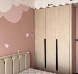 Armario de Dormitorio de Madera Maciza Personalizado con Paneles de Puerta Tallados, Compartimentos de Almacenamiento Ocultos y Percheros Extraíbles para Dormitorio - Product Image 4