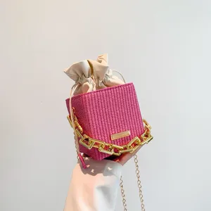 Bolso de mano de PU con cremallera y cadena para mujer, estilo <span class=keywords><strong>2026</strong></span>, de moda, bandolera pequeña cuadrada, compatible con grandes lotes mixtos al por mayor. - Product Image 6