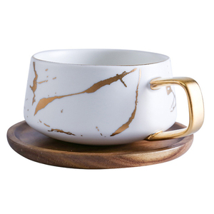 Taza de Cerámica Color Verde Dorado con Tapa y Cuchara - Product Image 2