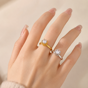 Anello monolitico classico a quattro griffe, dal design elegante e un accessorio alla moda per l'uso quotidiano. - Product Image 2