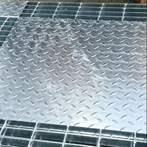 Grille en acier au carbone pour pont, grille en acier dentelée, bonne qualité et prix abordable, grille en acier galvanisé - Product Image 1
