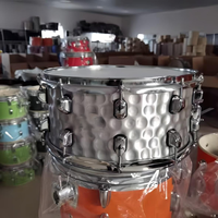 Tambour de parade martelé en aluminium argenté pour performance de fanfare, percussion, logo personnalisé, vente en gros, modèle élargi